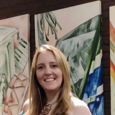 Alexandra Lins de Barros