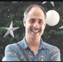 Temas que domino: filosofia e teologia cristãs, espiritualidade saudável, história das religiões, igreja(s) cristã(s) e a ética de Aristóteles.