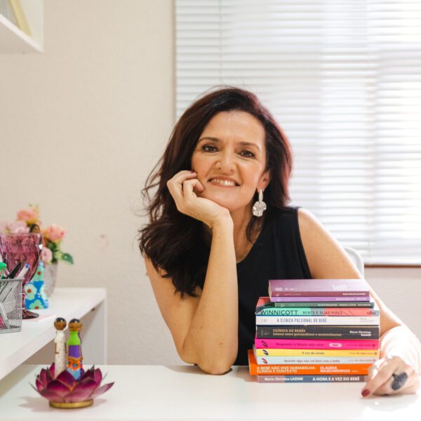 "Equilíbrio Entre Trabalho e Parentalidade: Estratégias para Pais e Mães Trabalhadores"