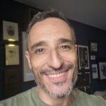 Política como a acomodação de interesses de facções