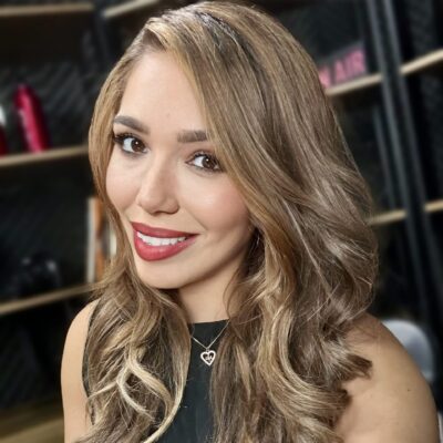 Fale com A. Adryanne Martins