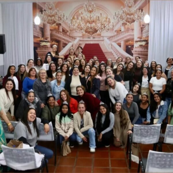 Especialista em Saúde Emocional, Desenvolvimento Humano e Mediação de Conflitos