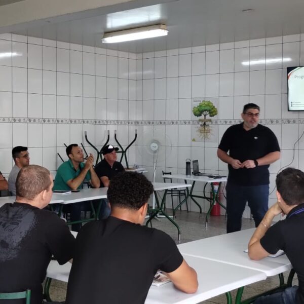 Capacitação e Desenvolvimento de Lideranças