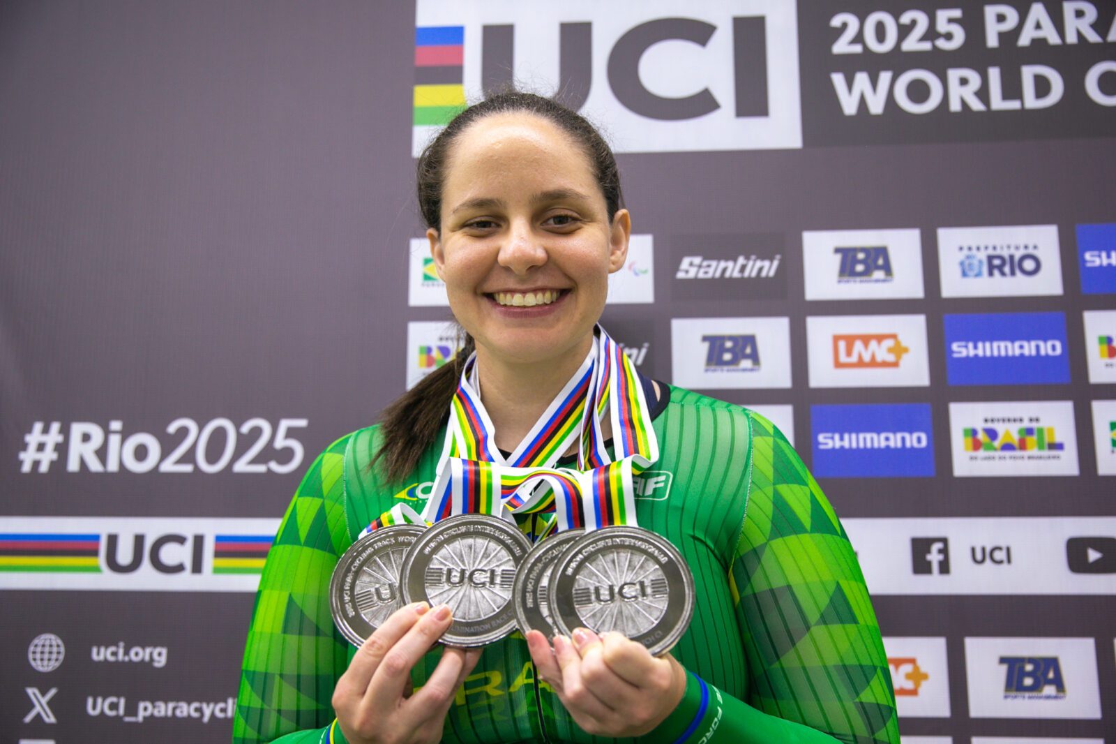 "O pódio é apenas a ponta do iceberg. O que sustenta o atleta é o que ele faz quando ninguém está olhando."