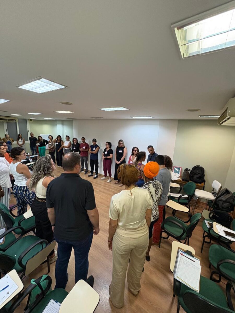 Elisa Gomes | Desenvolvimento Humano: Da Mente à Voz