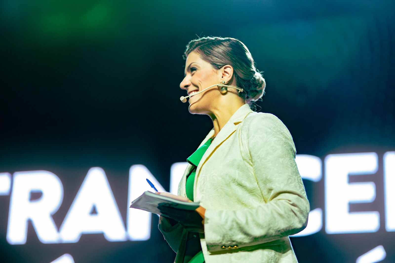 Mestre de Cerimônias Bilíngue | Jornalista | Mediadora | Palestrante | Locutora