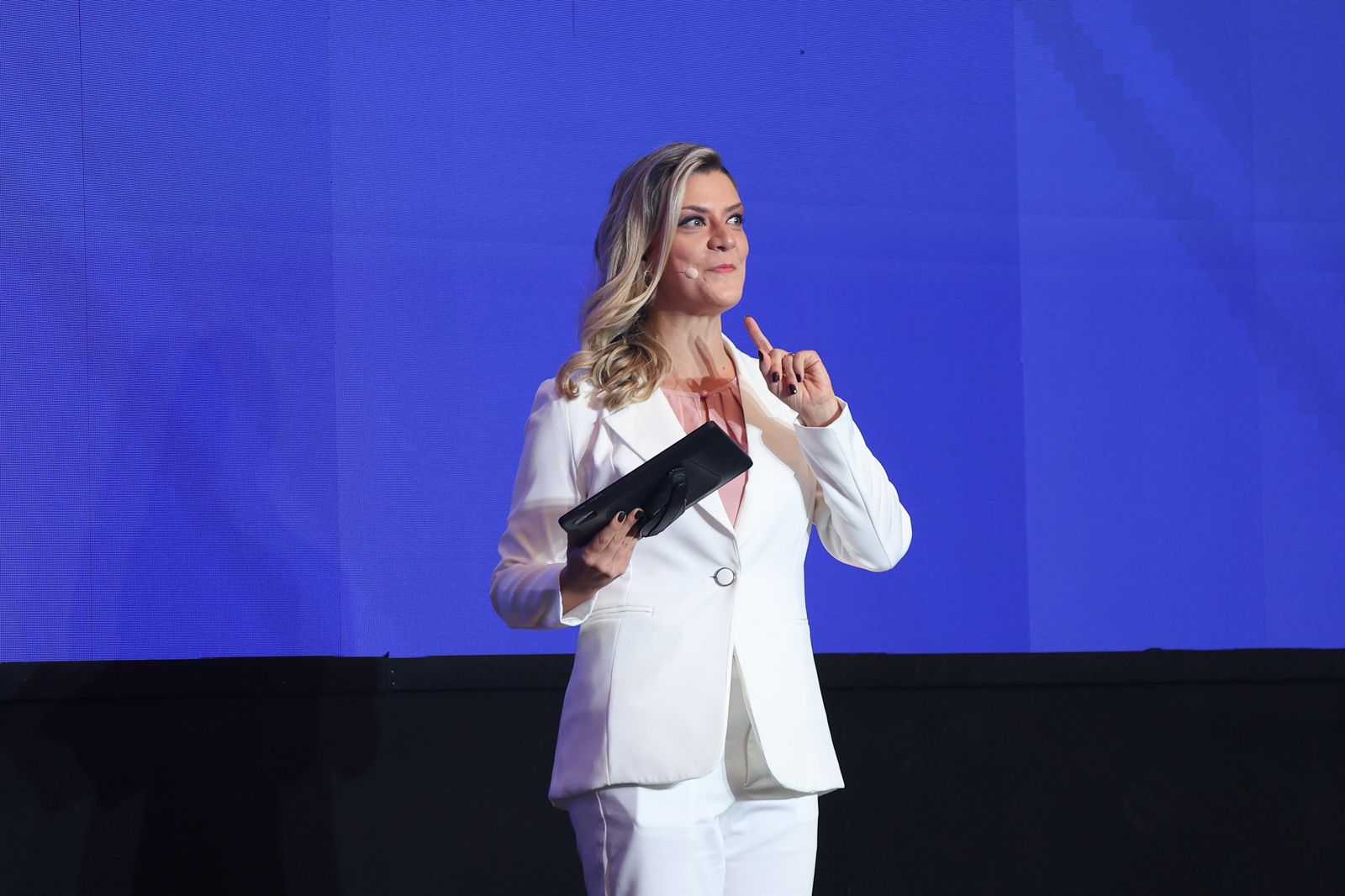 Mestre de Cerimônias Bilíngue | Jornalista | Mediadora | Palestrante | Locutora