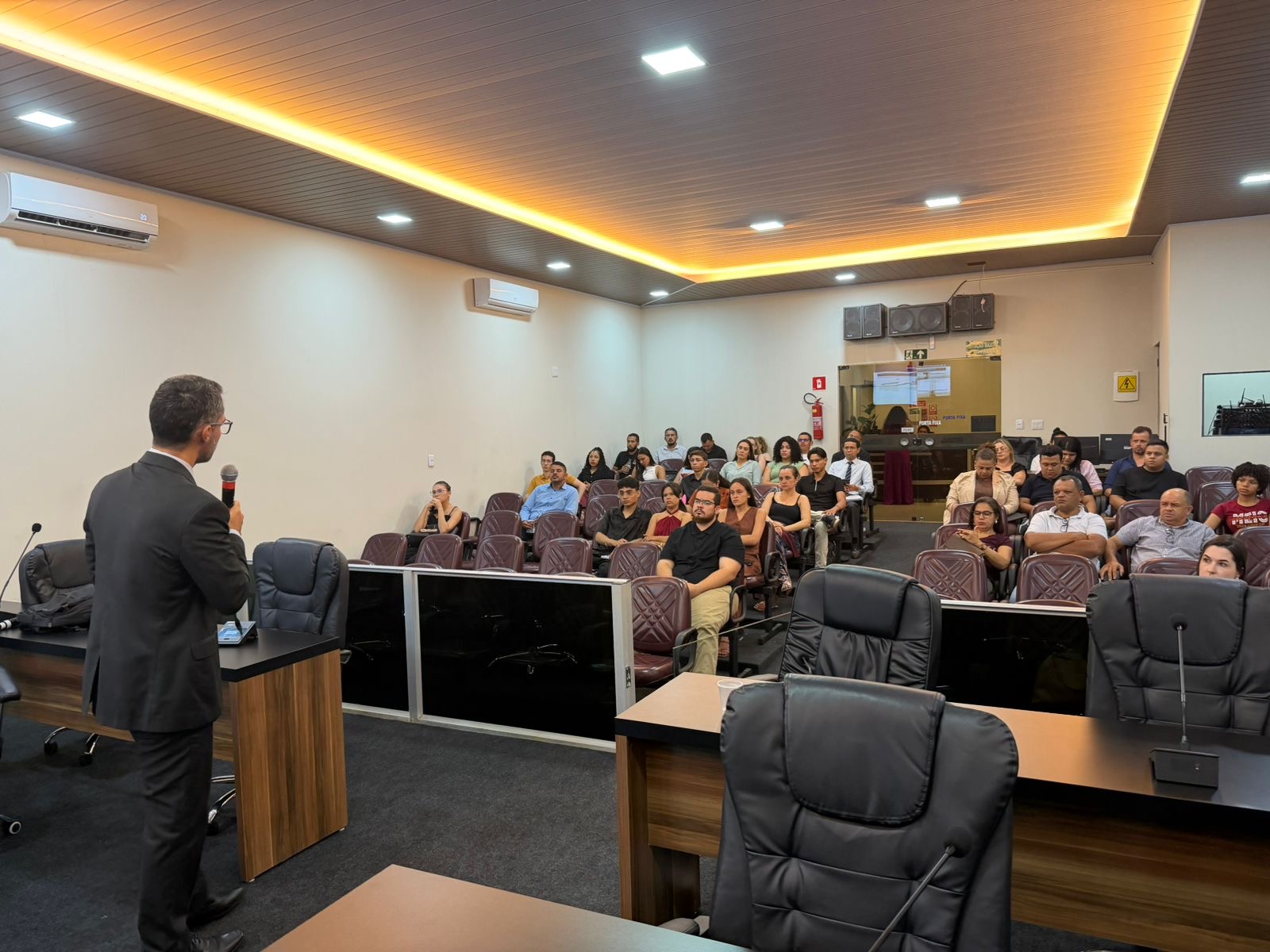Cursos e palestras ênfase direito público