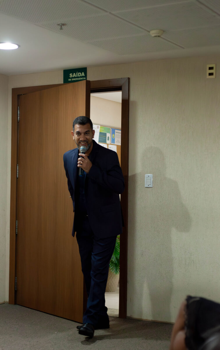 CUIDE DE SEU CLIENTE - SEU CONCORRENTE ESTÁ DE OLHO NELE!