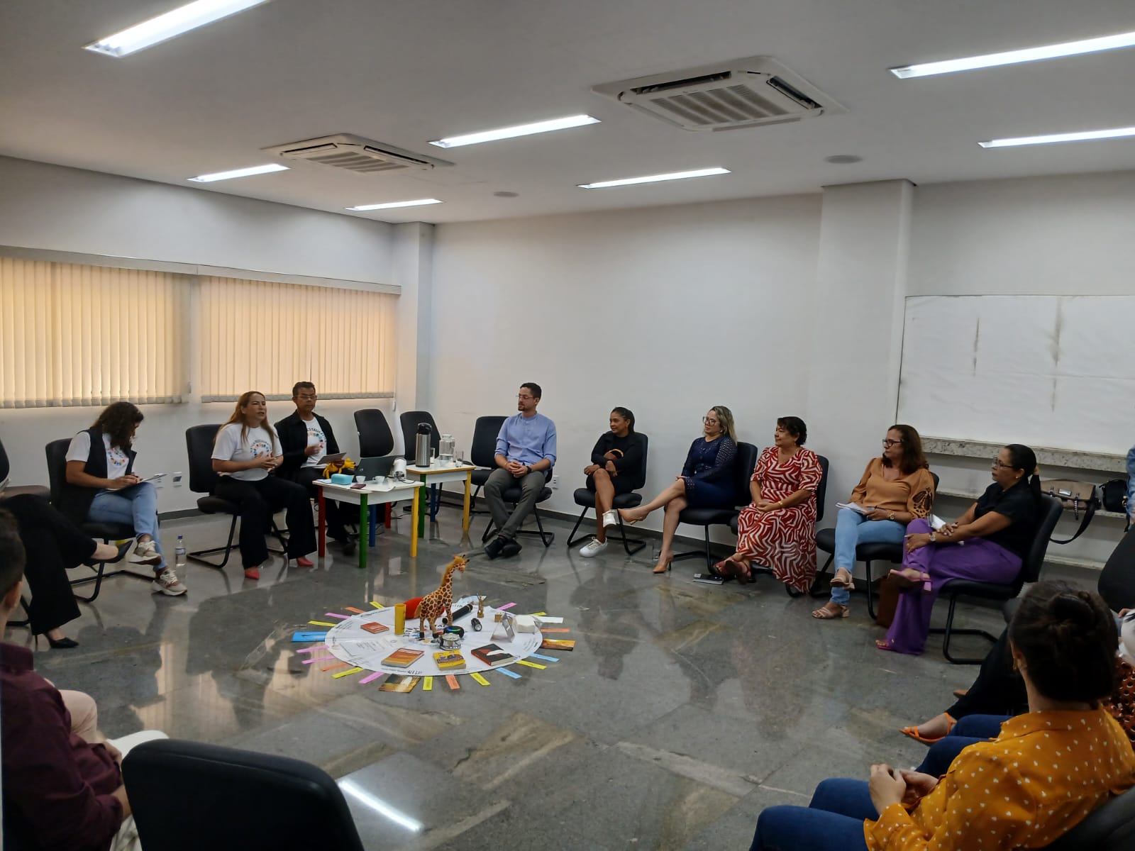 Orientação vocacional, projeto de vida e auto cuidado. Fortalecimento de Vínculos em ambientes corporativos.
