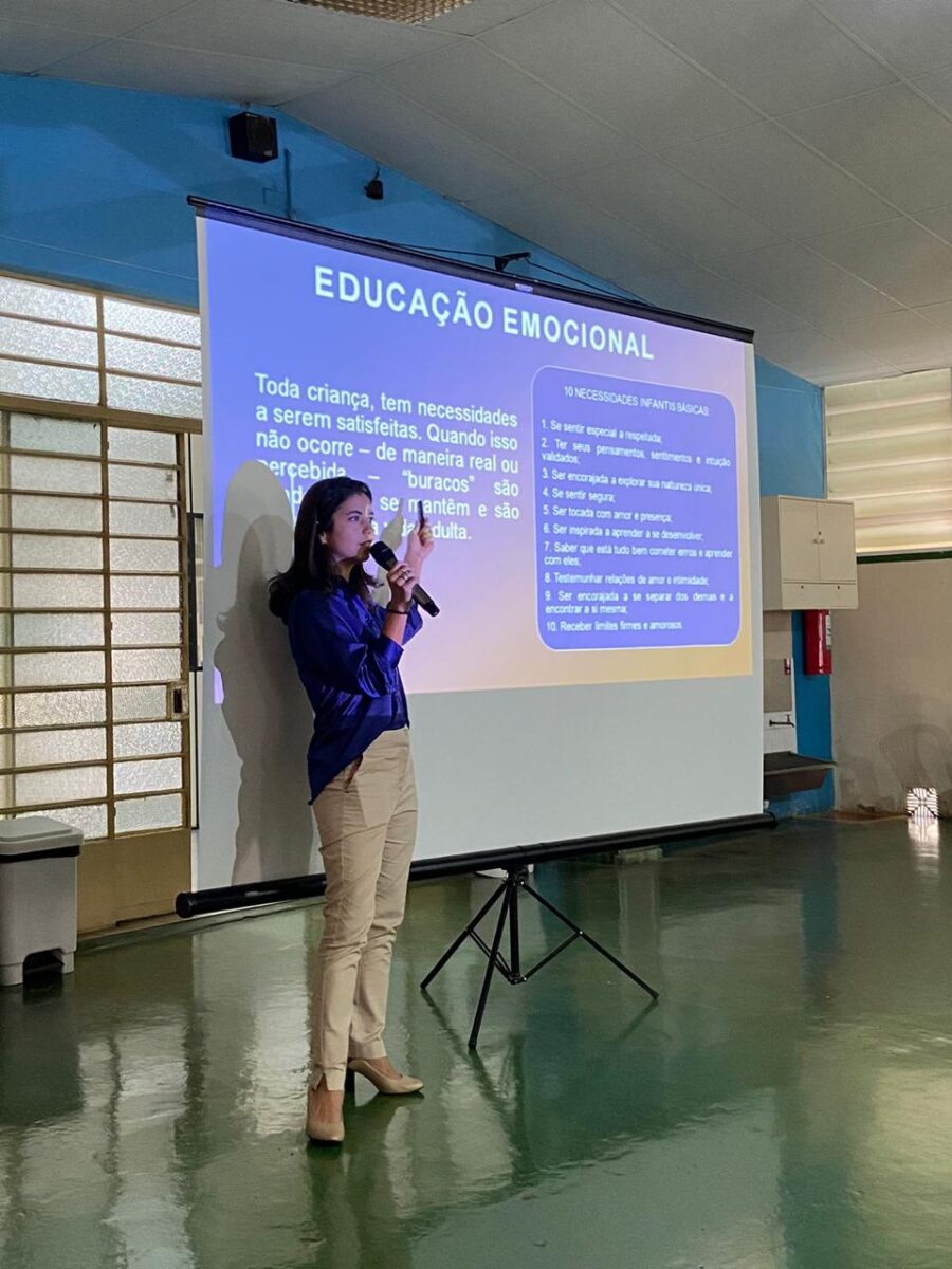 Autocompaixão, mindfulness, saúde emocional, liderança e comunicação não violenta.
