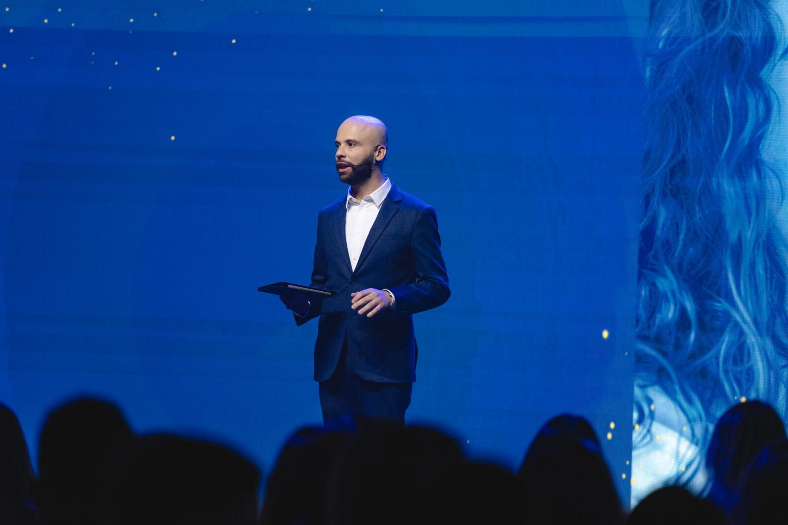 Apresentador MC eventos corporativos palco estúdios e diversos formatos