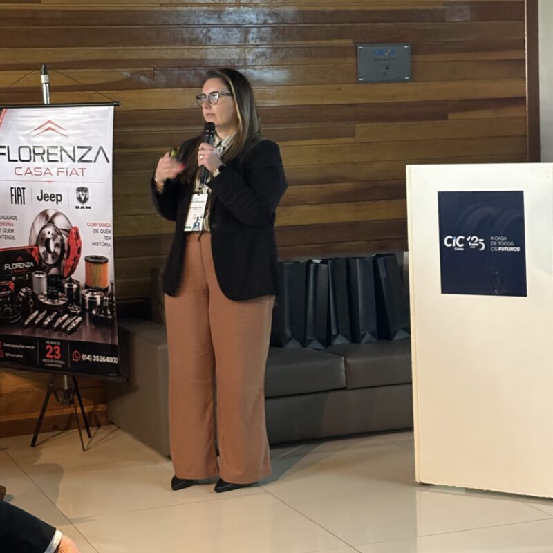 CINTIA Aparecida de Oliveira Flores